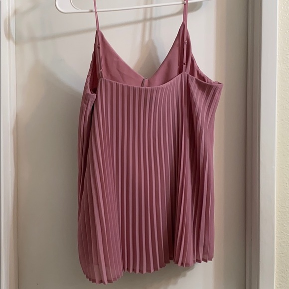 Super cute pleated strappy blouse -Sz L Dusty Rose - Picture 2 of 5
